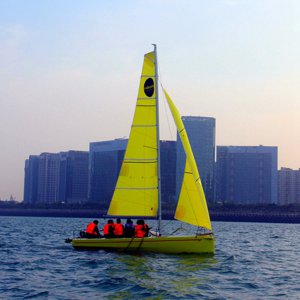 Open Transom Sport Keelboat Sailboat with Carbon Mast